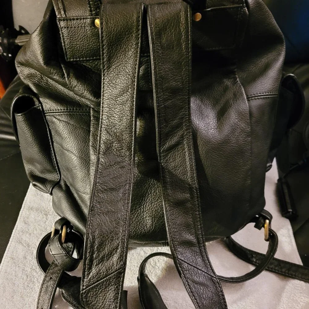 Backpack - Picture 2 of 2